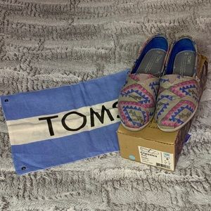 Toms